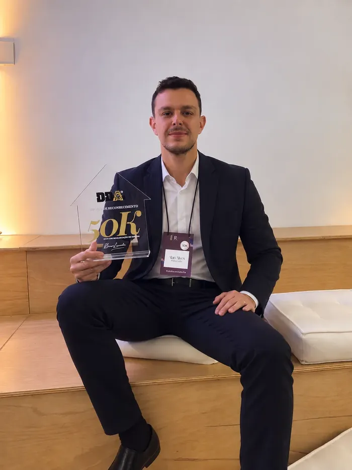 Engenheiro Alan Santos em evento de reconhecimento